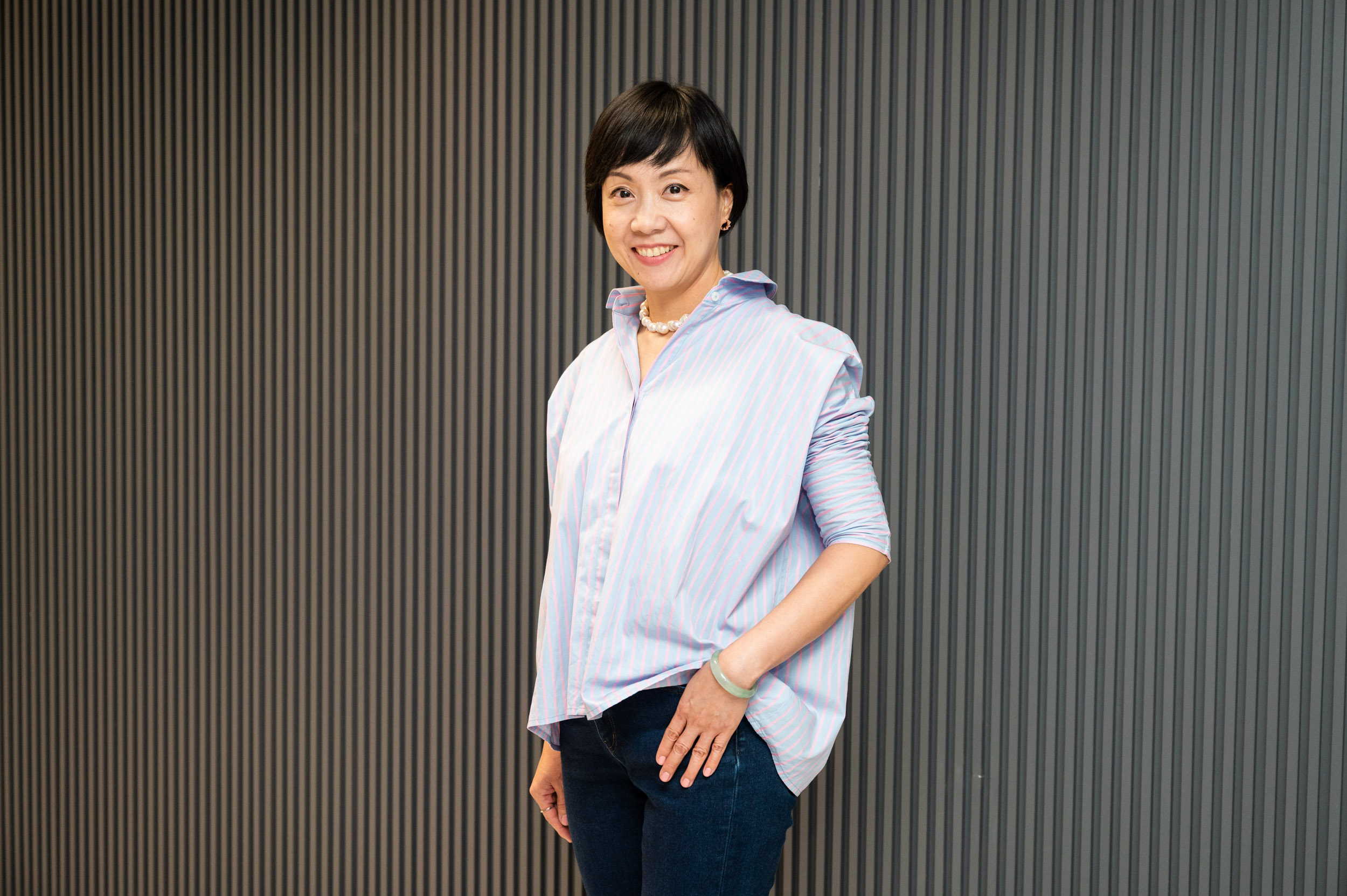 นางสาวเนาวรัตน์ กีรติเกษมสุข