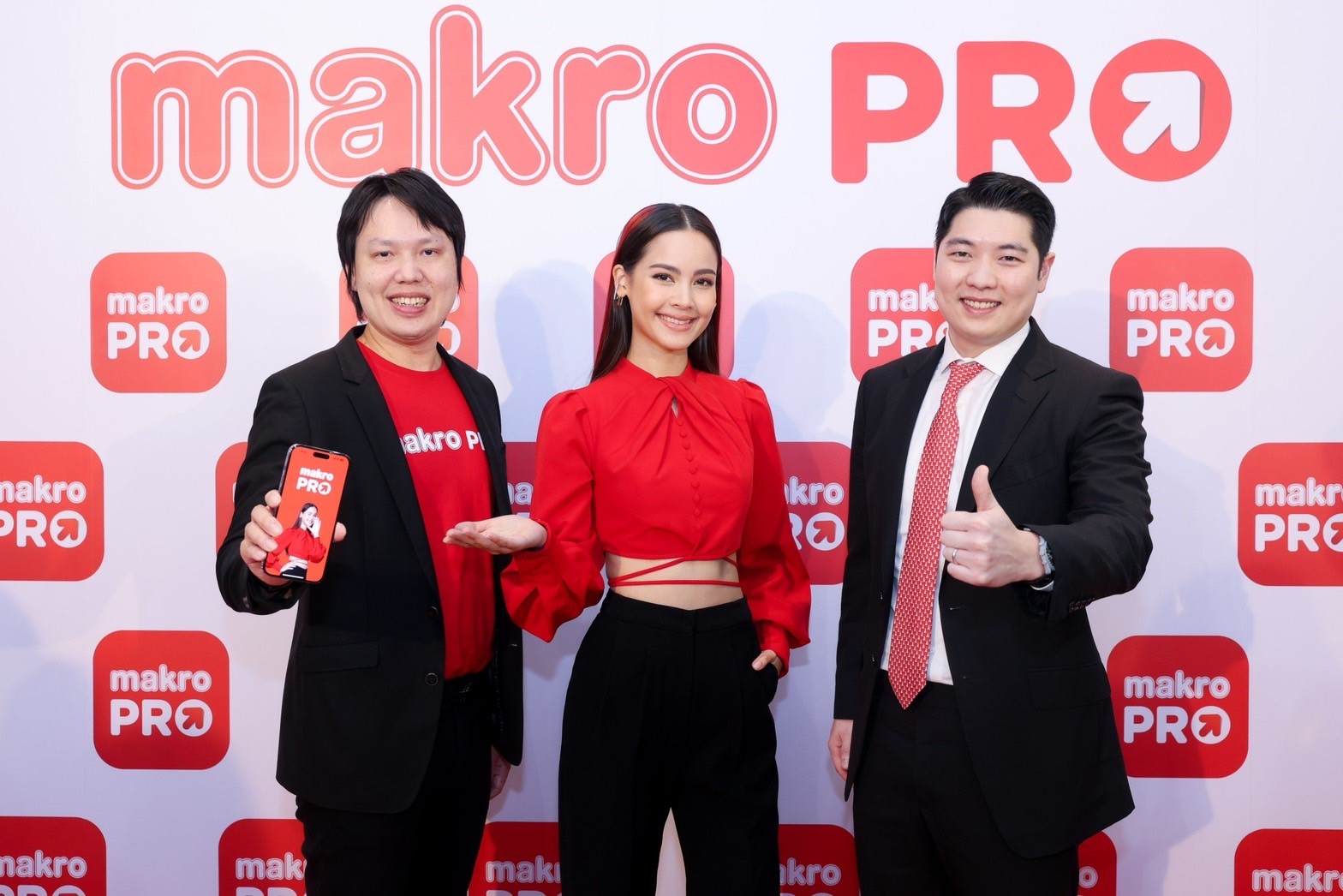 แม็คโคร พลิกโฉมธุรกิจ มุ่งสู่ผู้นำค้าส่งออมนิแชนแนลของไทย เปิดตัวยิ่งใหญ่ “Makro PRO” สั่ง ขาย คุ้ม อย่างโปรในแอปเดียว