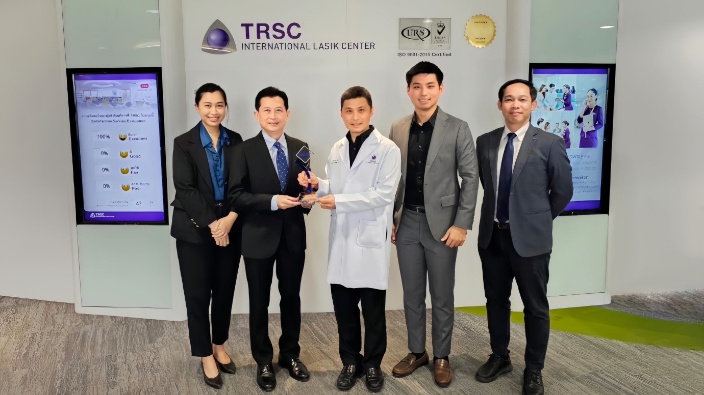 TRSC International LASIK Center รับรางวัลรักษาสายตาด้วยวิธี ReLEx SMILE มากที่สุดในประเทศไทย