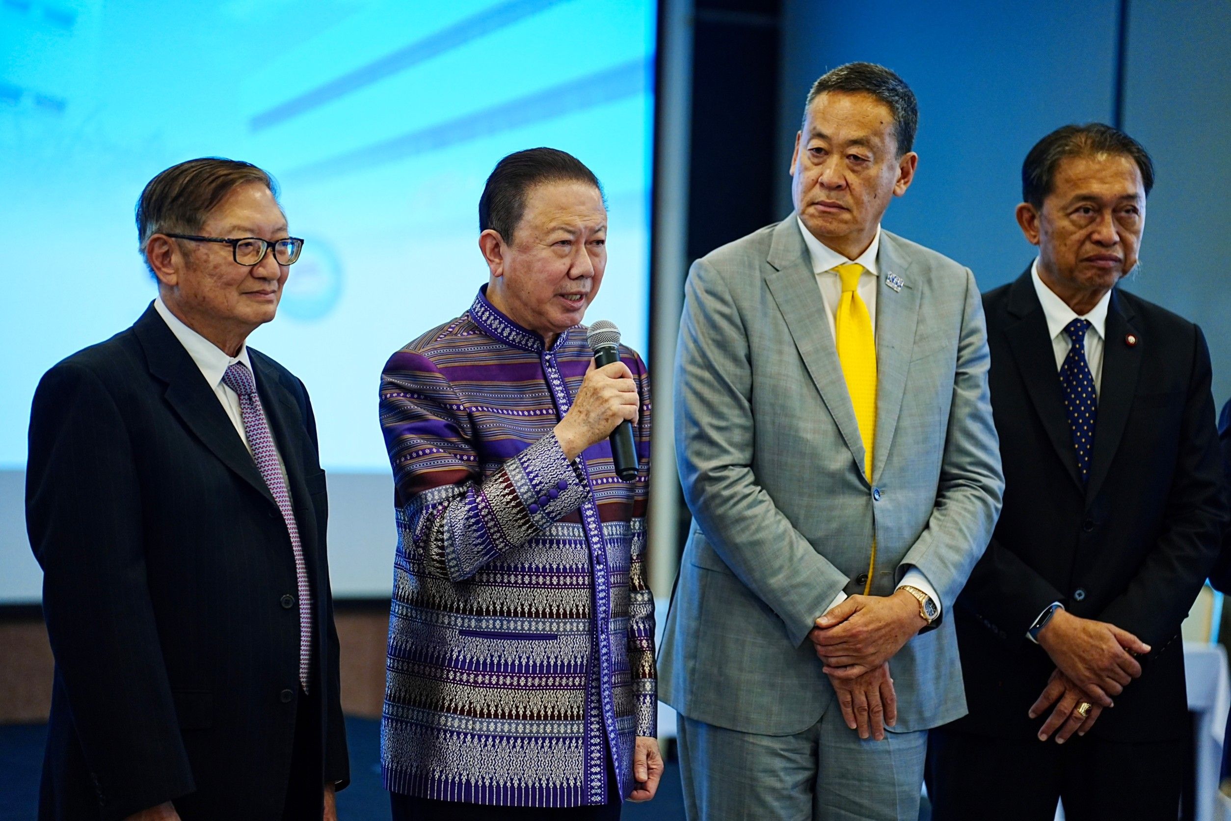 สภาหอการค้าฯ ลั่นหากเพื่อไทยชนะเลือกตั้ง ขอให้จัดตั้งรัฐบาลโดยเร็วที่สุด