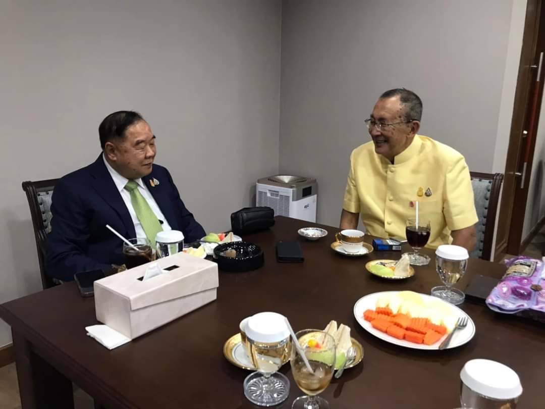 ประวิตร ดอด พบ จุลเจิม ดีลลับ เพื่อชาติ อย่าเอามือปิดพระอาทิตย์