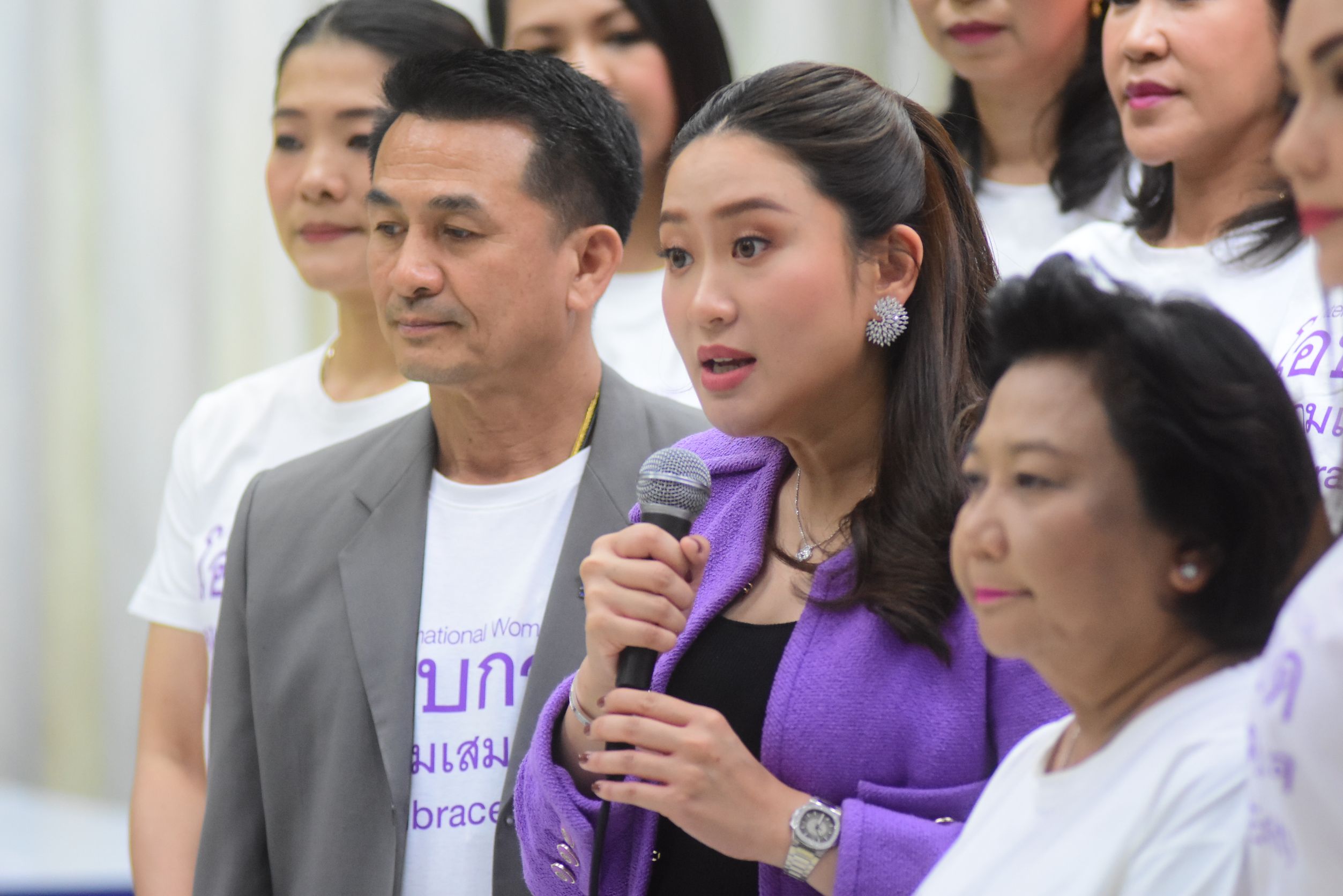 แพทองธาร เปิดนโยบายวันสตรีสากล อัพเกรดกองทุน เพิ่มโอกาสทางเศรษฐกิจ