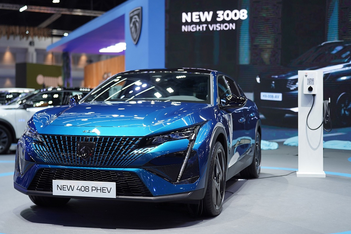 เปอโยต์ 408 Plug-in Hybrid สิงโตเสียบปลั๊ก