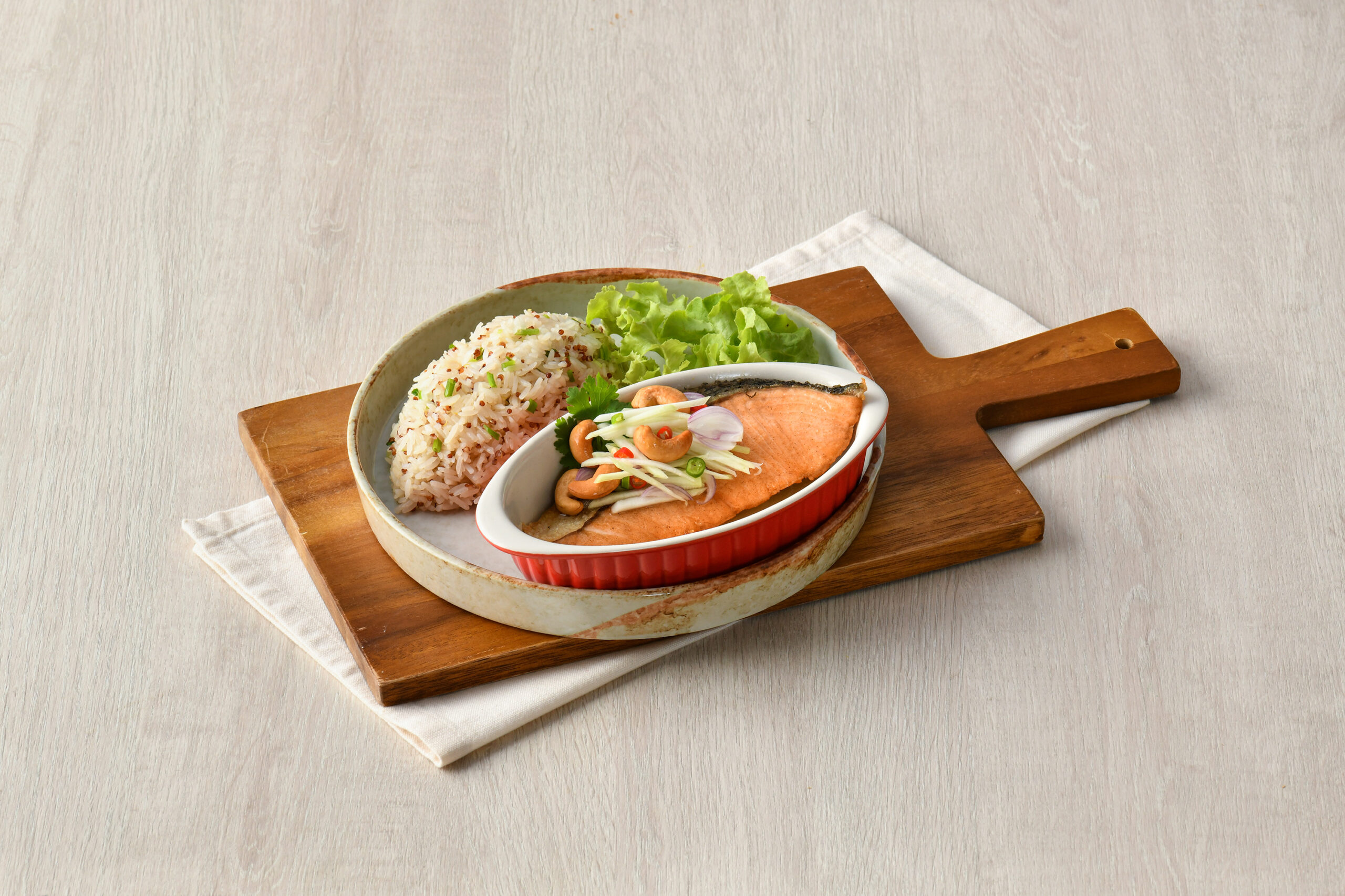 33-ข้าวผัดคีนัว – แซลมอนทอดน้ำปลา
