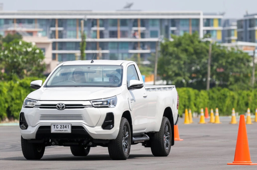 TOYOTA HILUX REVO BEV