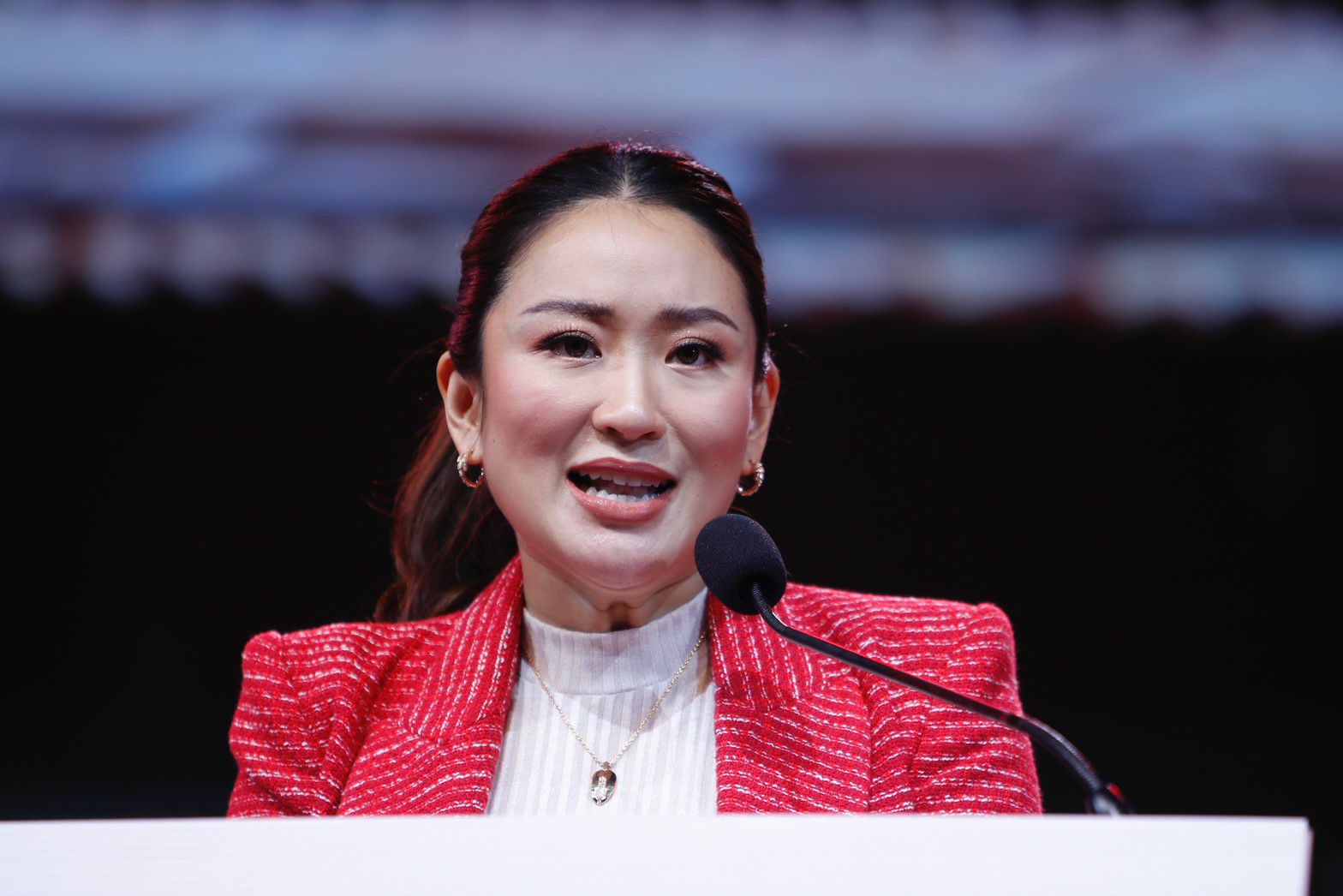 แพทองธาร ชูนโยบายเพื่อไทย ทุกครอบครัวรายได้ไม่น้อยกว่า 2 หมื่น