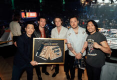 Arctic Monkeys ดูมวยไทย