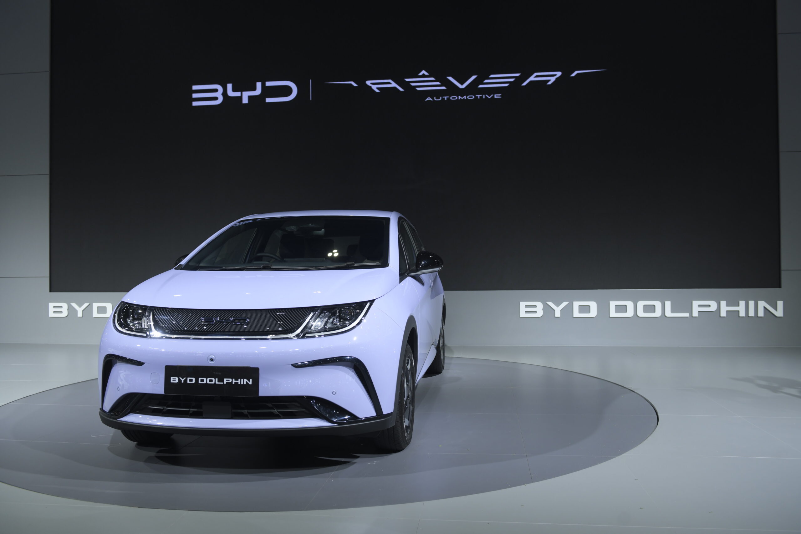 BYD เคาะราคา DOLPHIN EV พวงมาลัยขวา 7.99 แสนบาท