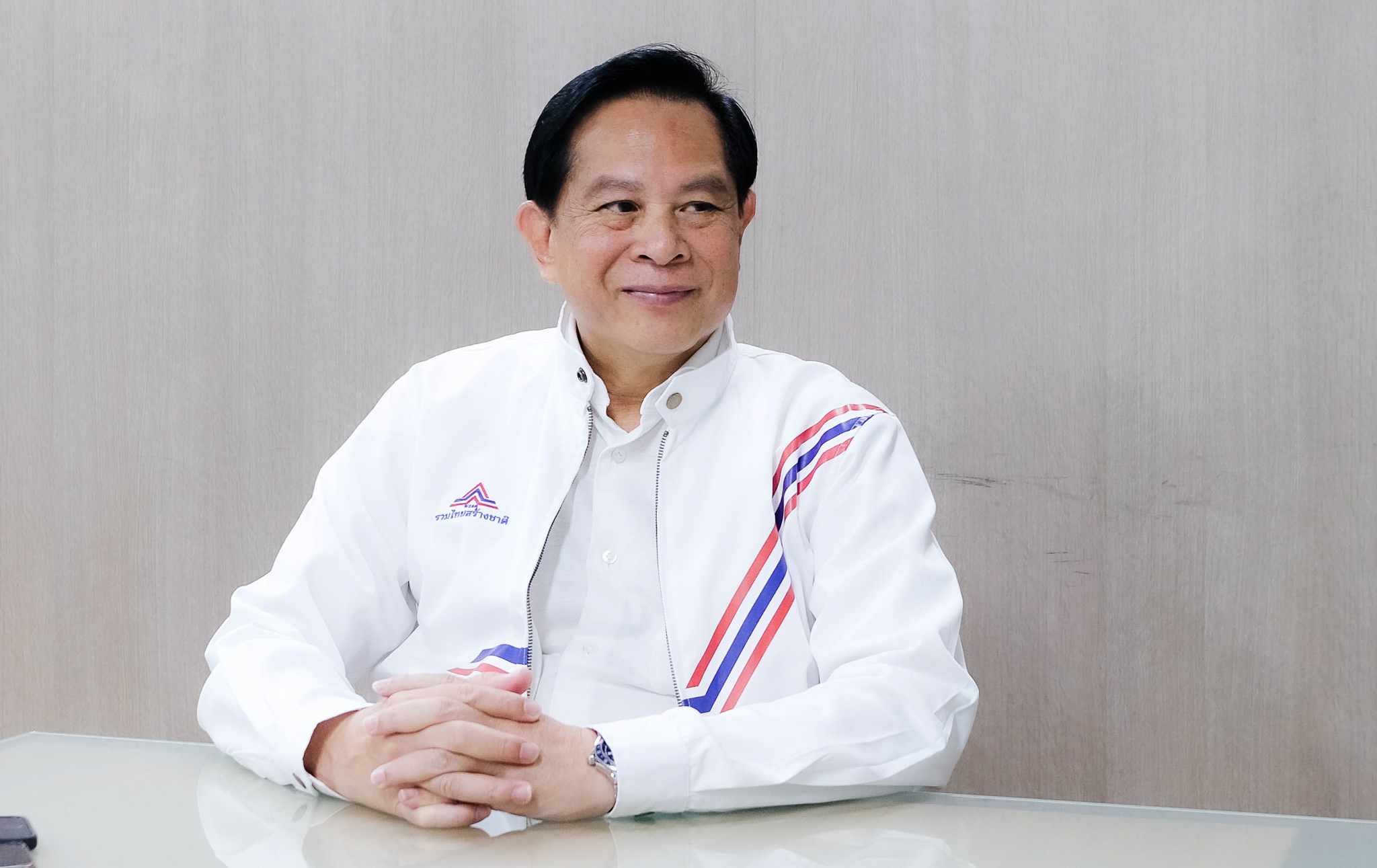 บัตรประชารัฐพลัส 1,000 บาท กู้ฉุกเฉิน 1 หมื่น นโยบายพรรคประยุทธ์