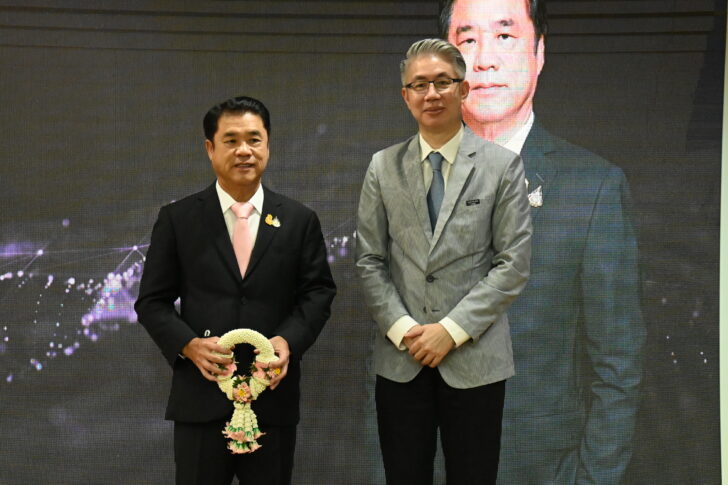 “สุริยะ” โบกมือลากระทรวงอุตฯ “สุริยะ” โบกมือลากระทรวงอุตฯ