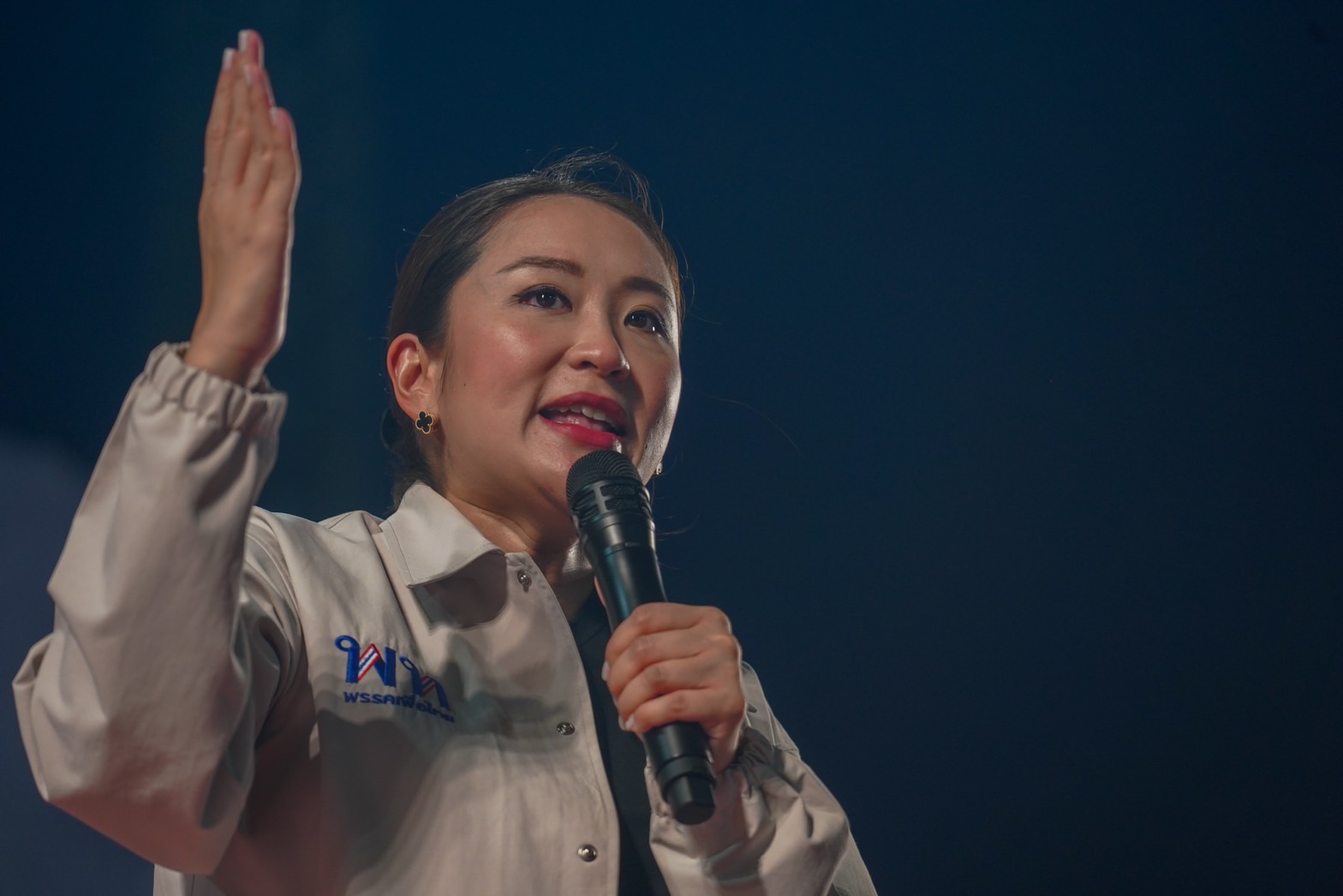 แพทองธาร ยัน ทักษิณ ไม่ขอนิรโทษกรรม แขวะ ประยุทธ์ ครีเอทีฟ “แลนด์ไถล”