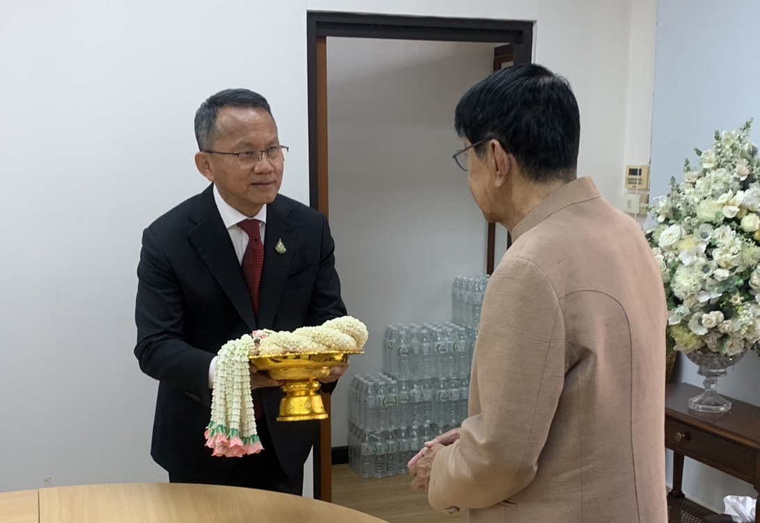 สมศักดิ์-สุริยะ ลา วิษณุ-บิ๊กป้อม แถลงใหญ่ ซบพรรคเพื่อไทยพรุ่งนี้