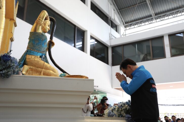 จุรินทร์ นำทัพ 100 ปาร์ตี้ลิสต์ สักการะพระแม่ธรณีบีมวยผมเอาฤกษ์เอาชัย จุรินทร์ นำทัพ 100 ปาร์ตี้ลิสต์ สักการะพระแม่ธรณีบีมวยผมเอาฤกษ์เอาชัย