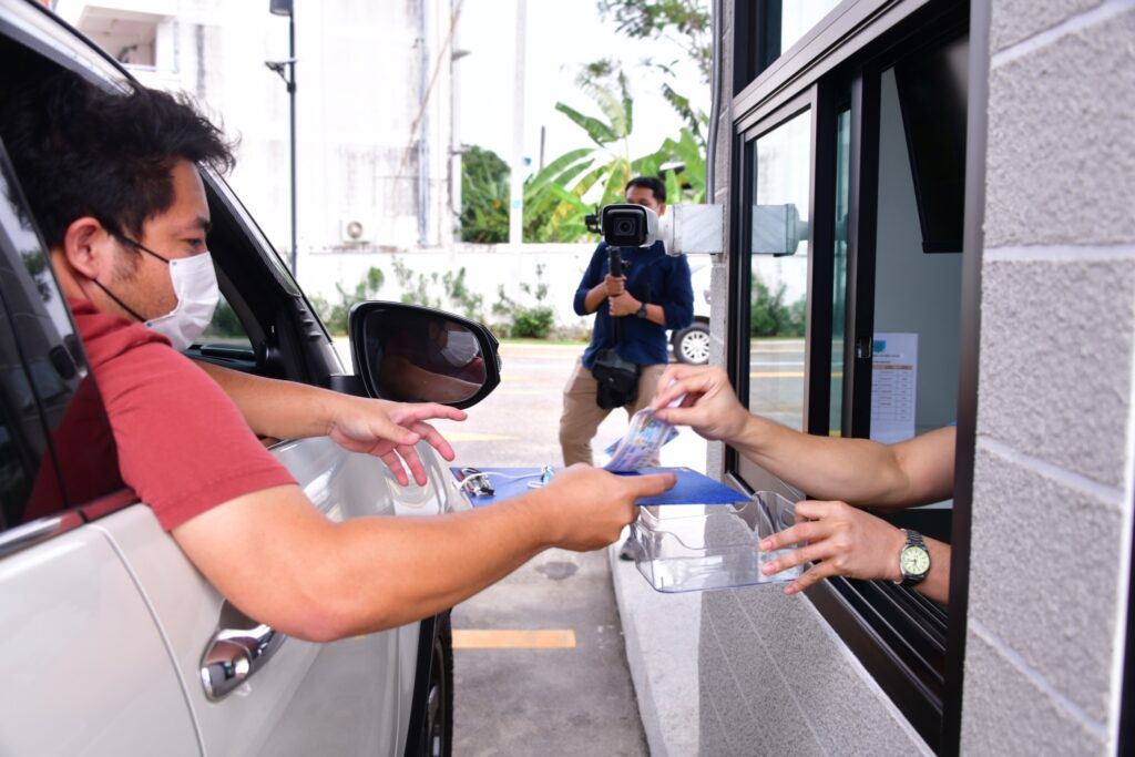 สำนักงานสลากฯ เปิดให้บริการจ่ายเงินรางวัล ผ่าน Drive Thru Service