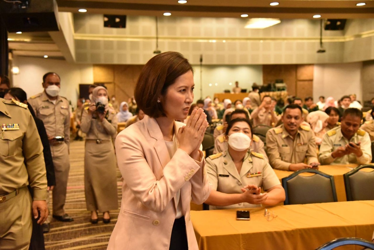 กระทรวง ศธ
