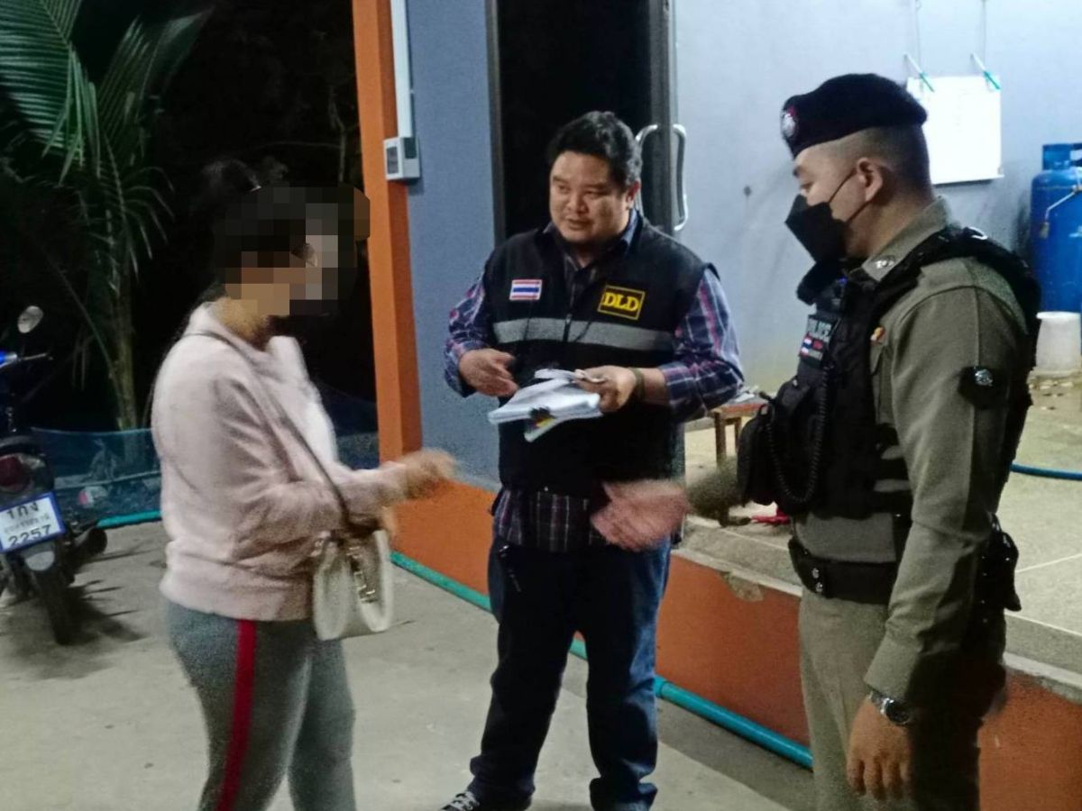 จับโรงฆ่าสัตว์เถื่อน จ.ศรีสะเกษ พบหลักฐานซากหมู 3 ตัว