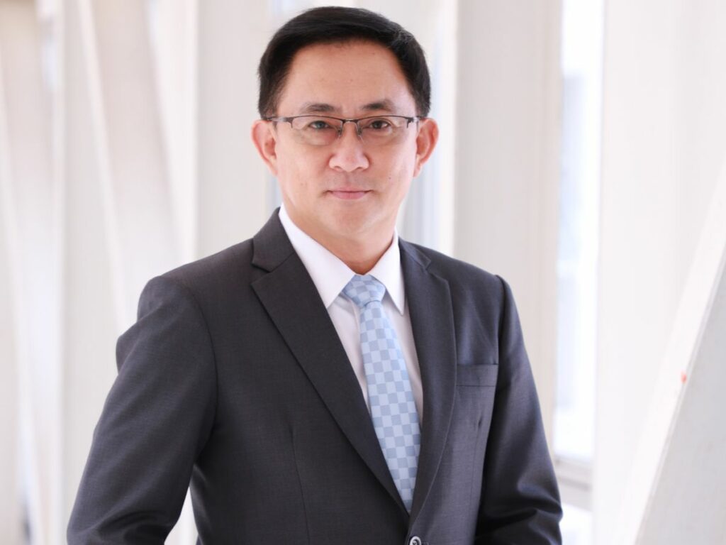 นายพูนพงษ์ นัยนาภากรณ์ 