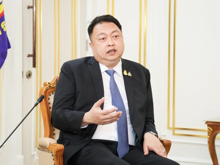 นายสุชาติ ชมกลิ่น นายสุชาติ ชมกลิ่น