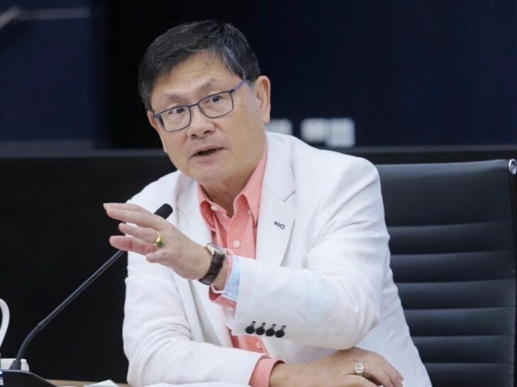 ศ.พิเศษ เอนก เหล่าธรรมทัศน์ ศ.พิเศษ เอนก เหล่าธรรมทัศน์
