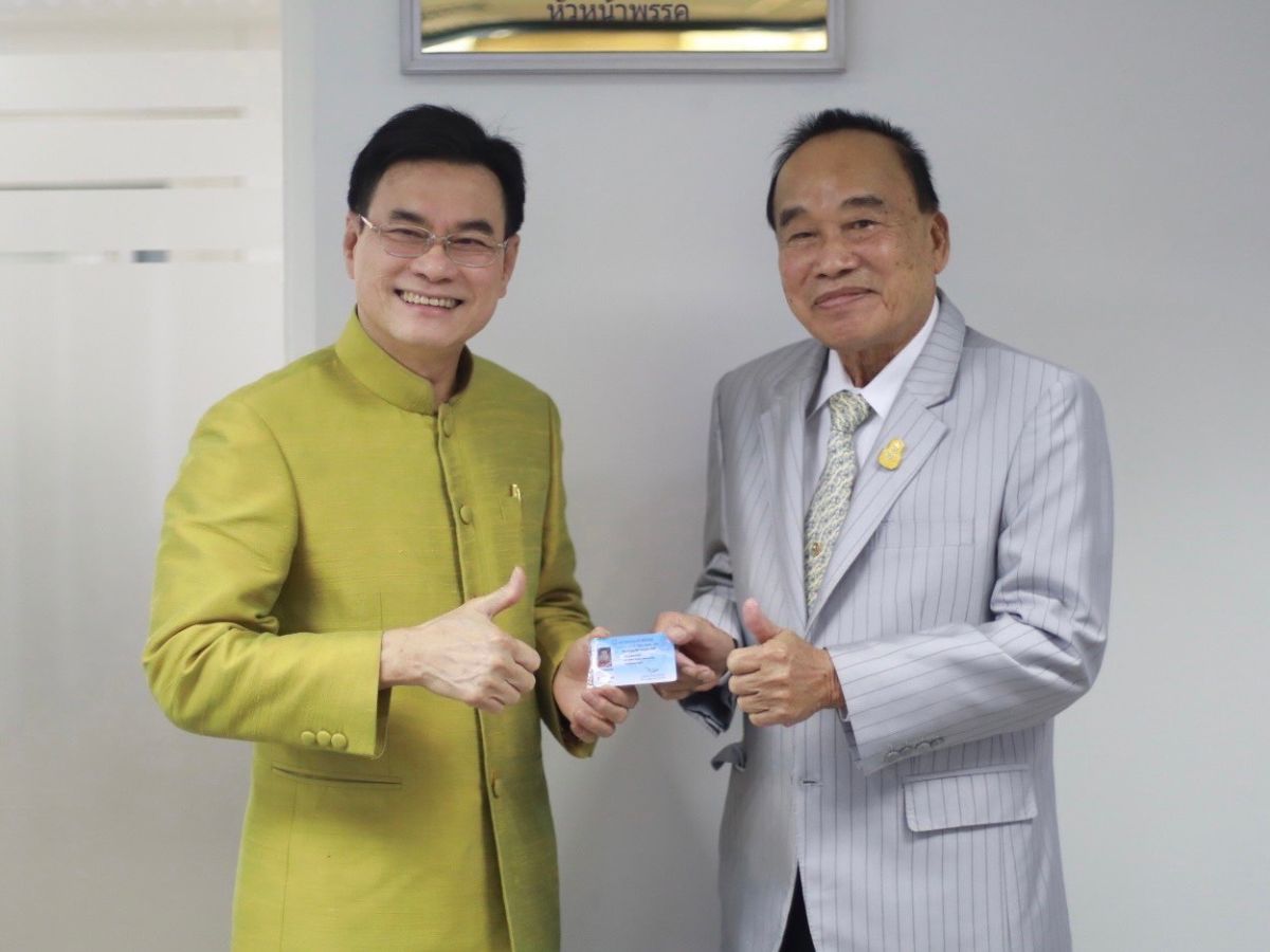 เลือดไหลเข้า เสธ.อ้ายสมัครสมาชิกประชาธิปัตย์ตลอดชีพ
