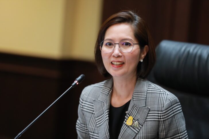 นางสาวตรีนุช เทียนทอง มติ ครม.เปิดทางตั้ง ผอ.โรงเรียนขนาดเล็ก 1,760 โรงเรียน