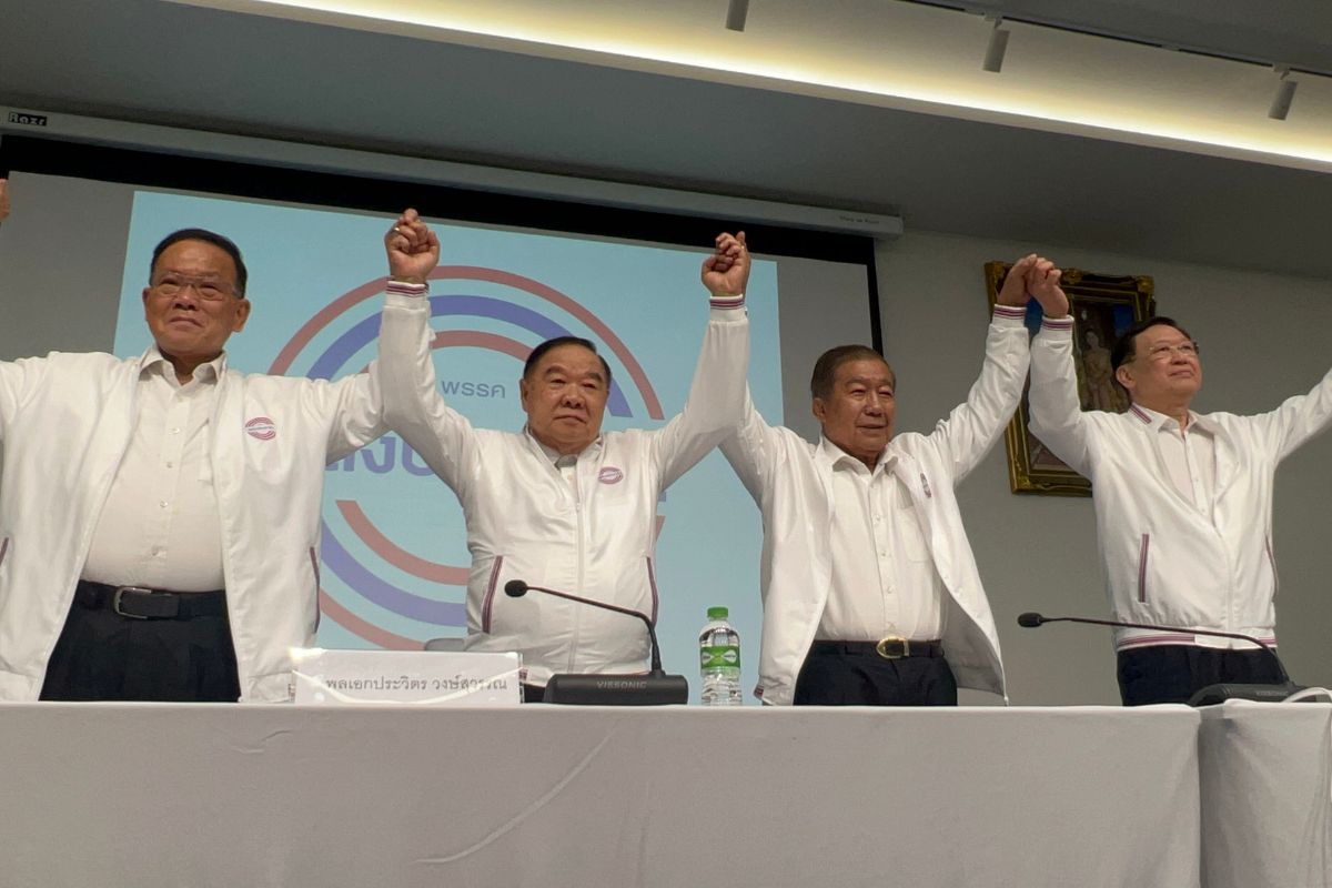 พล.อ.ธรรมรักษ์ เปิดตัวเข้าพลังประชารัฐ บุกอีสานฐานเสียงทักษิณ