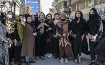 ผู้หญิงอัฟกานิสถาน-อิหร่าน รณรงค์ให้ “การแบ่งแยกทางเพศ” เป็นอาชญากรรม