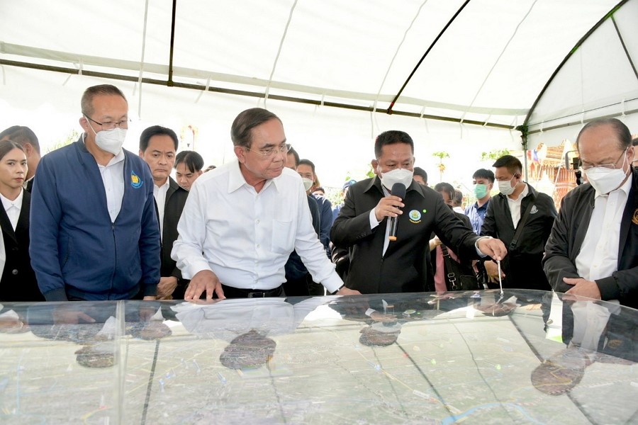 “ลุงตู่” ลงพื้นที่อยุธยา ขับเคลื่อนแผนบรรเทาอุทกภัย โครงการปรับปรุงระบบชลประทานเจ้าพระยาฝั่งตะวันตก