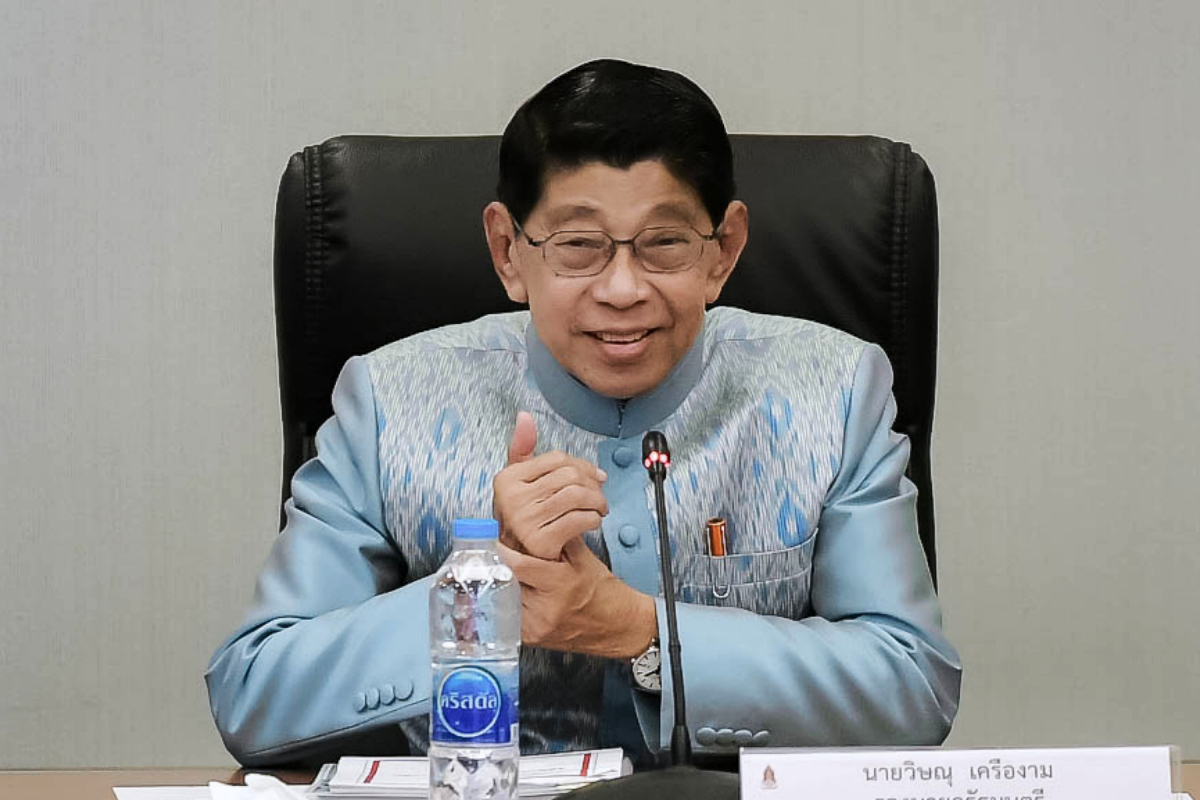 ทูลเกล้าฯ พระราชกฤษฎีกายุบสภา วิษณุ ถก กกต.เคาะวันเลือกตั้ง 7,14 พ.ค.
