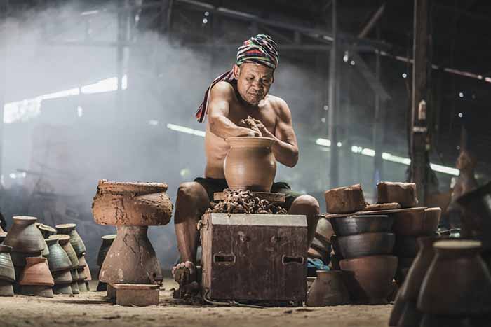 Thai,Old,Man,Using,Mechanic,Pottery,Made,Traditional,Earthenware,In