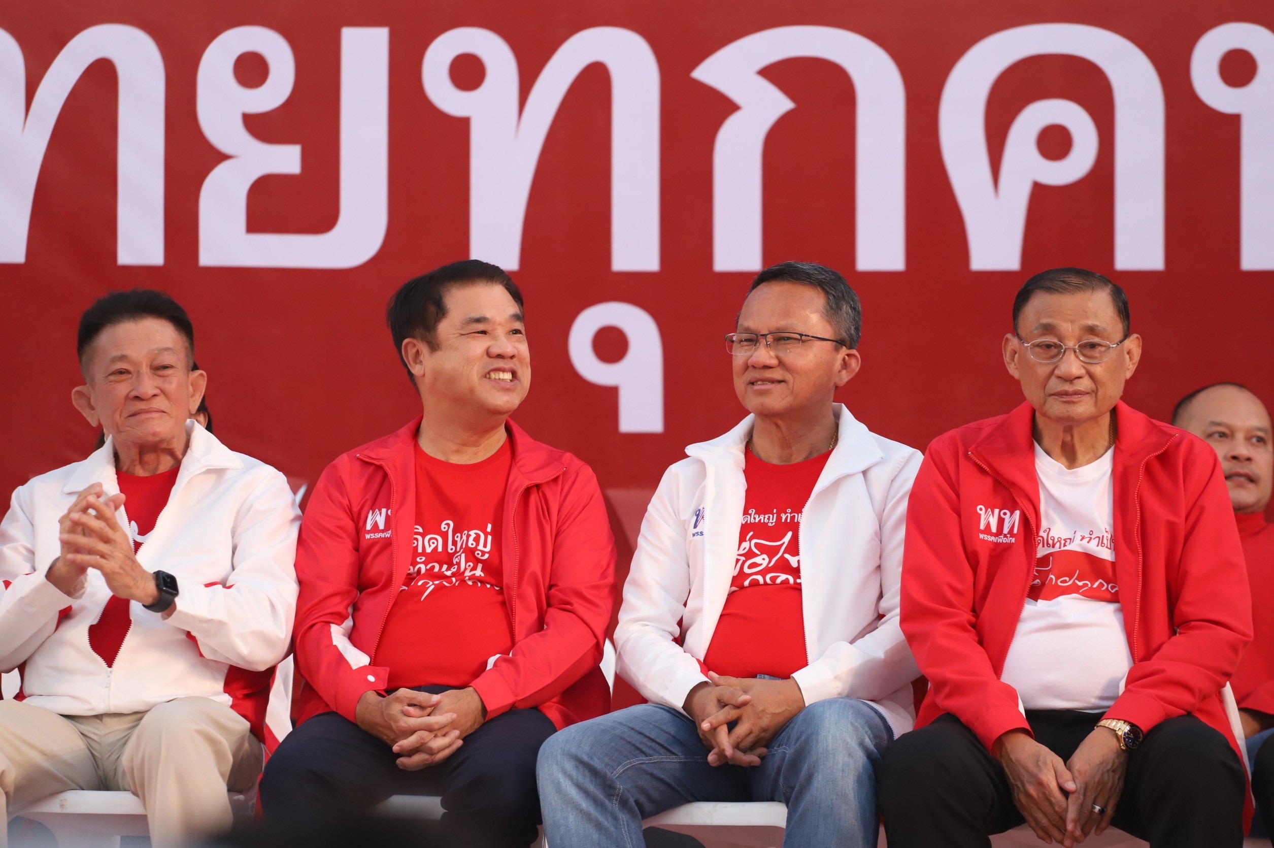 จากยุคป๋าเปรม ถึงเพื่อไทย สมศักดิ์ เทพสุทิน อ้าง “ข้อมูลใหม่” ทิ้งขั้วทหาร