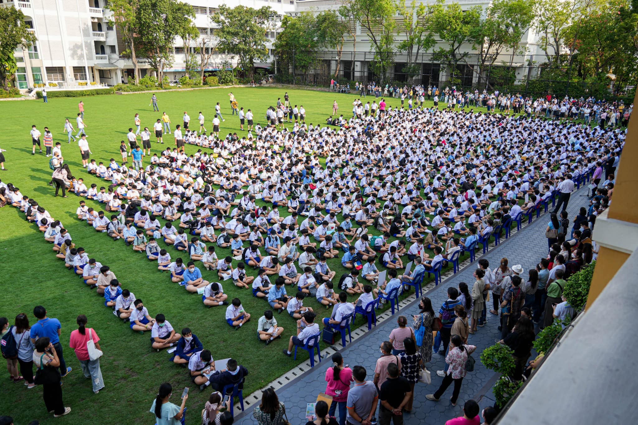 เปิดชื่อ 10 อันดับโรงเรียนดัง กทม. นักเรียนแห่สมัครสอบเข้า ม.1 สูงสุด 