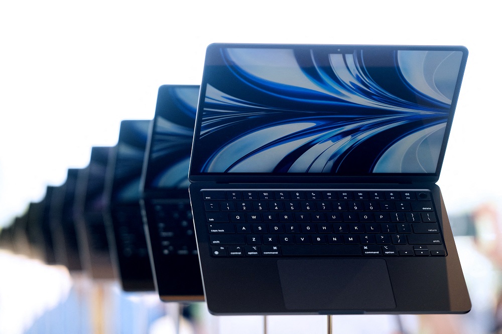 Apple เจรจาซัพพลายเออร์ 3 ราย เล็งจ้างผลิต Macbook นอกจีน