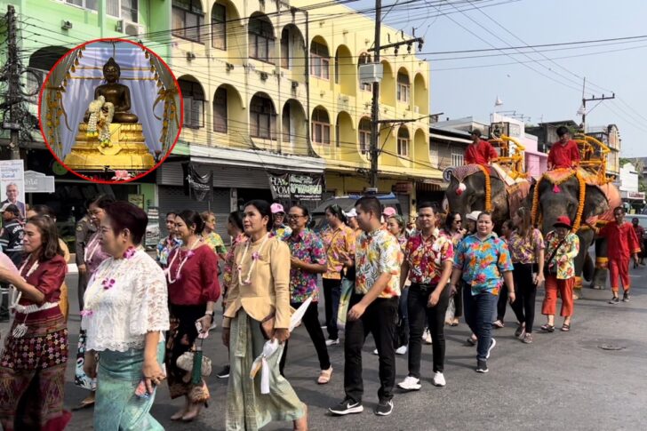 1 นครศรีแห่พระพุทธสิหิงค์วันสงกรานต์