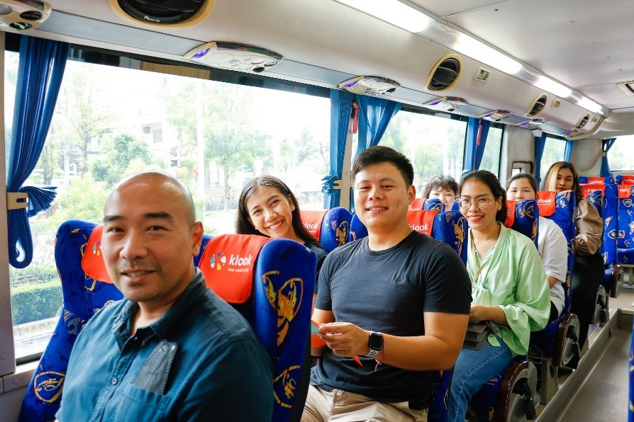 เซ็นทรัลพัฒนา จับมือ Klook เปิดบริการ “City Bus Transfer” ให้บริการรถบัสรับ-ส่ง