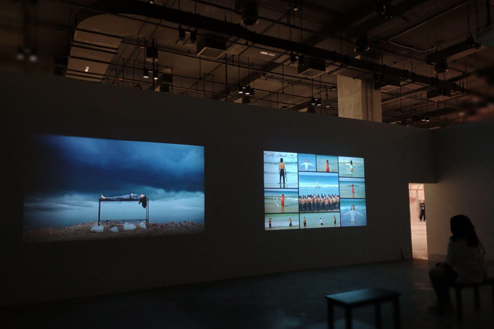 นิทรรศการ ‘BETWEEN BAB’ เสพงานศิลป์ร่วมสมัยนานาชาติ ชมฟรีที่ BAB BOX ถึง 30 มิ.ย.66