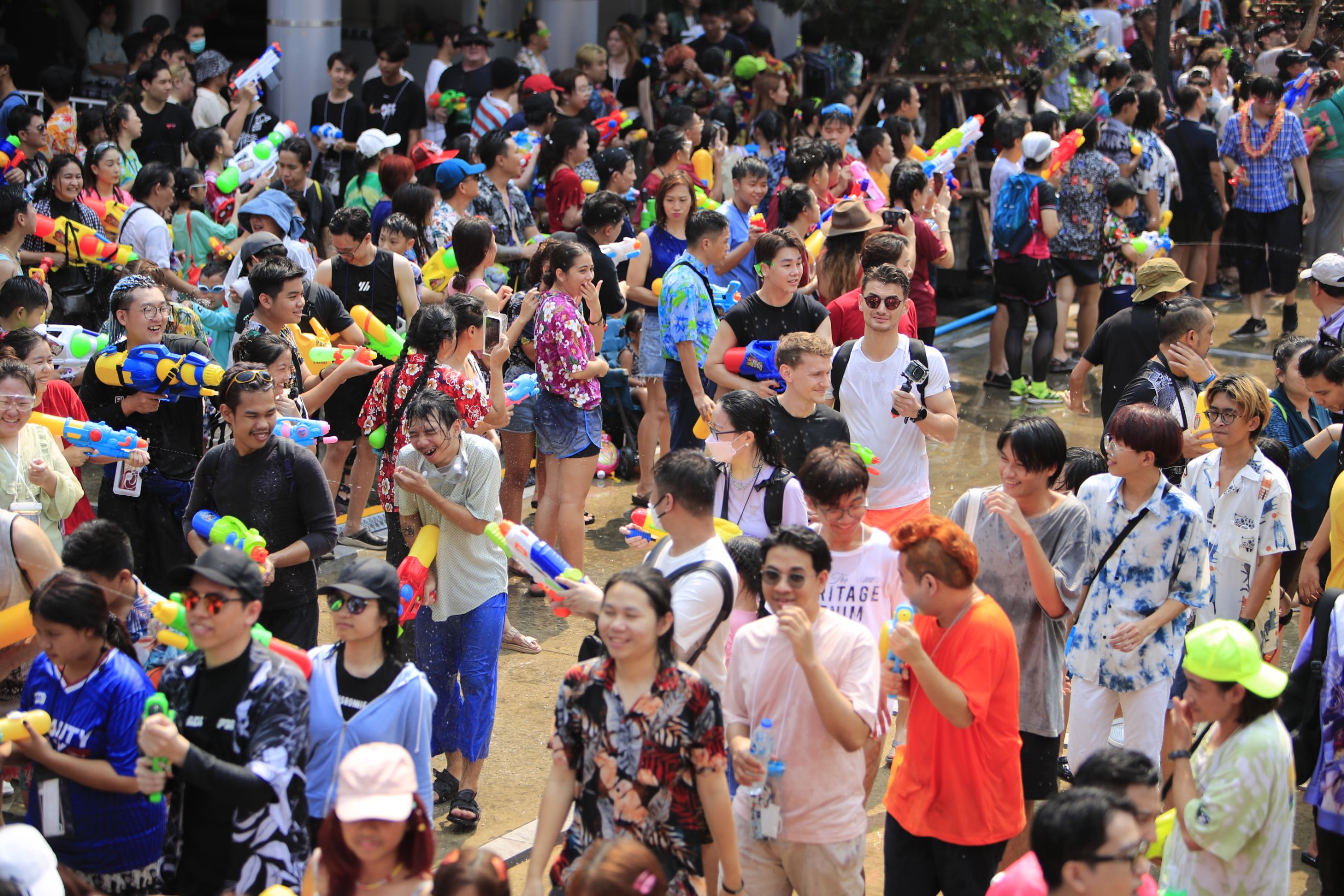 เริ่มแล้ว! สาดความสนุก สงกรานต์นานาชาติ ที่ถนนอุทยาน 100 ปี กรุงเทพฯ