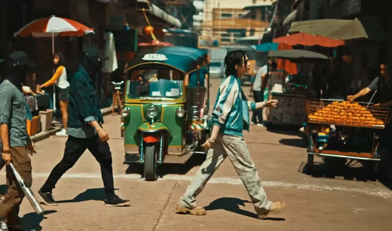 เวิ้งนาครเขษม ย่านค้าขายเก่าแก่ของไทย สู่ฉากใน MV ของ ชูก้า BTS