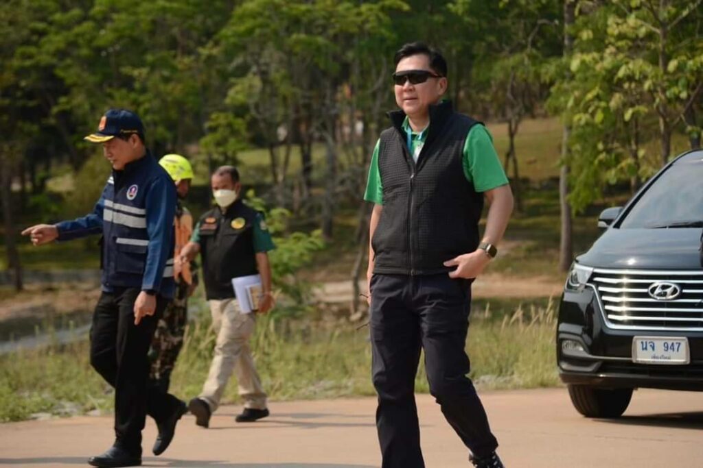 นายจตุพร บุรุษพัฒน์
