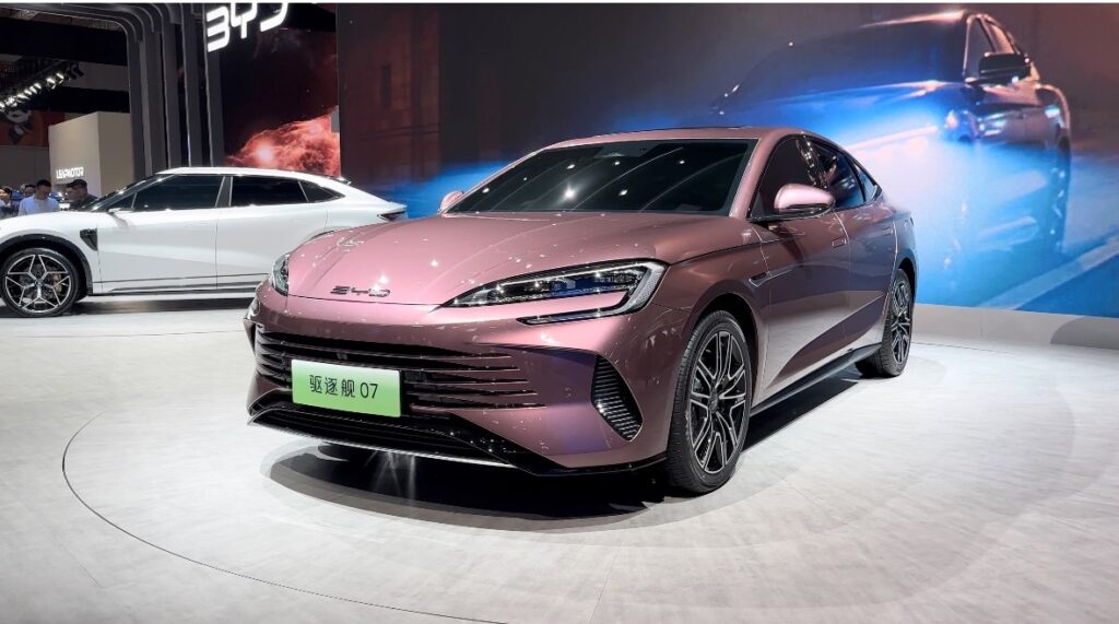 BYD Chaser 07