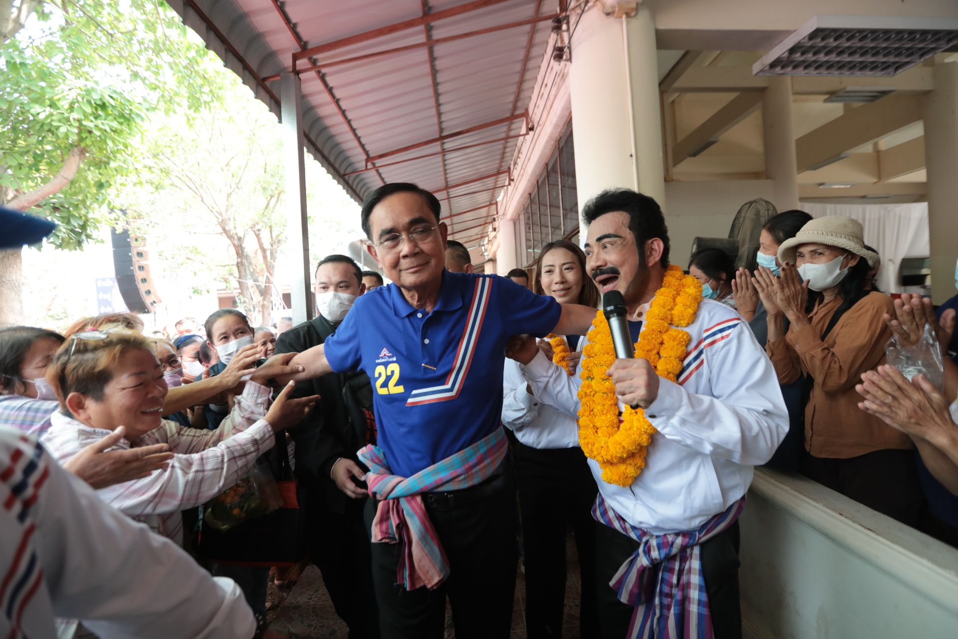 ศรัณย์วุฒิอวยประยุทธ์ เป็นอัศวินขี่ม้าขาว แก้หนี้กองทุนหมู่บ้านยุคทักษิณ 