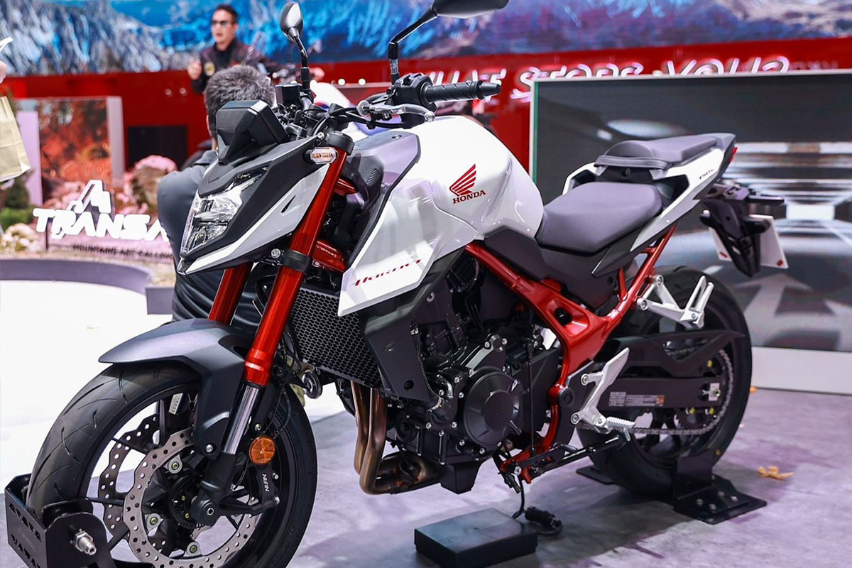 Honda CB750 Hornet แรงเต็มอารมณ์สปอร์ต