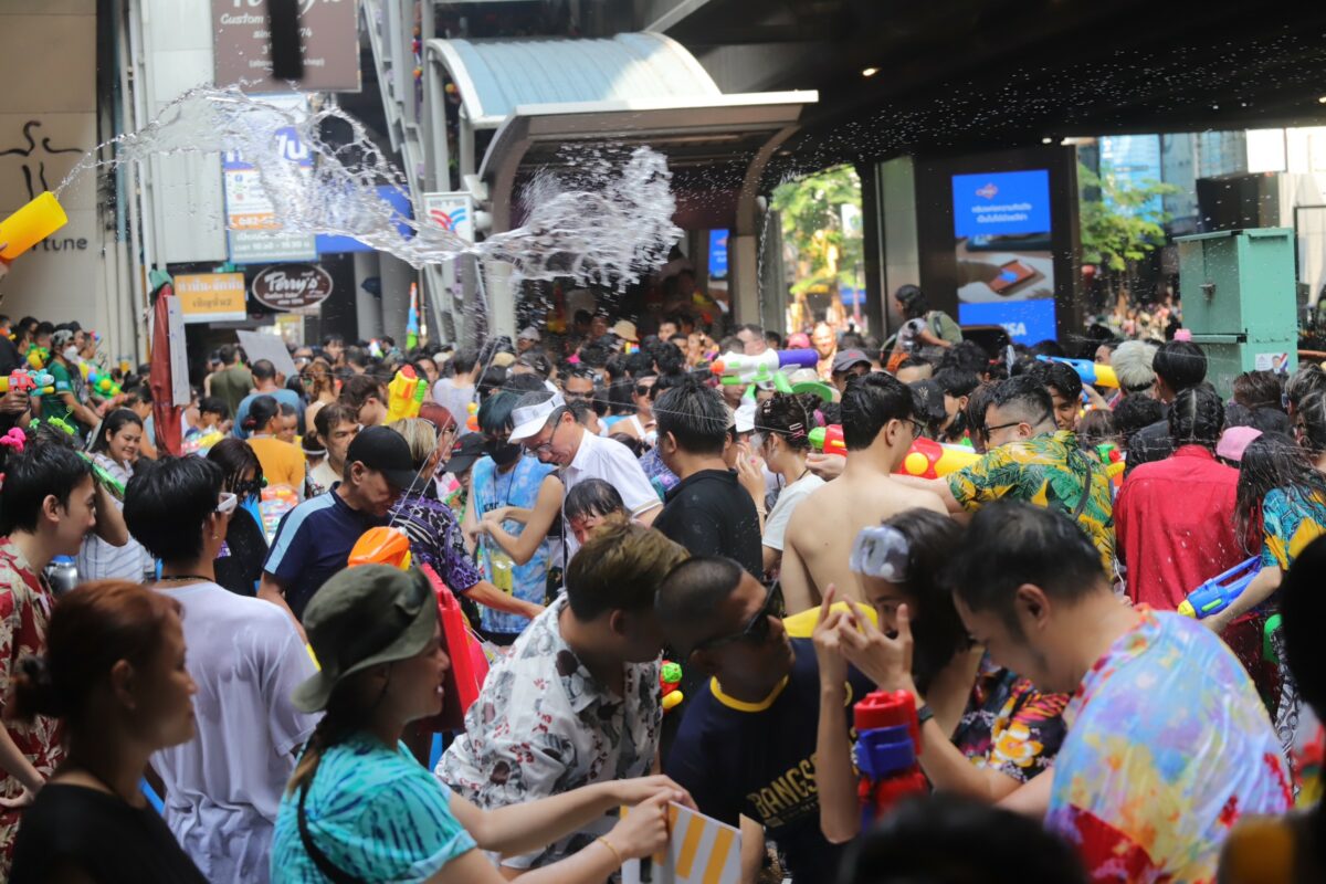 สงกรานต์ 2568 พิกัดเล่นน้ำทั่วไทย วันจริง-วันไหล จัดที่ไหนบ้าง ?