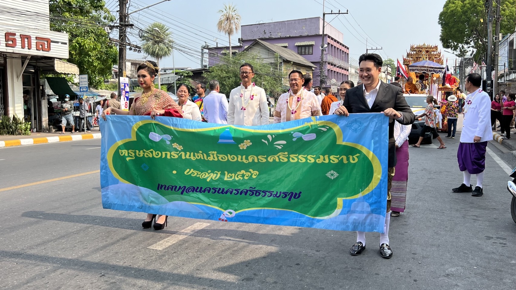 นครศรีแห่พระพุทธสิหิงค์วันสงกรานต์
