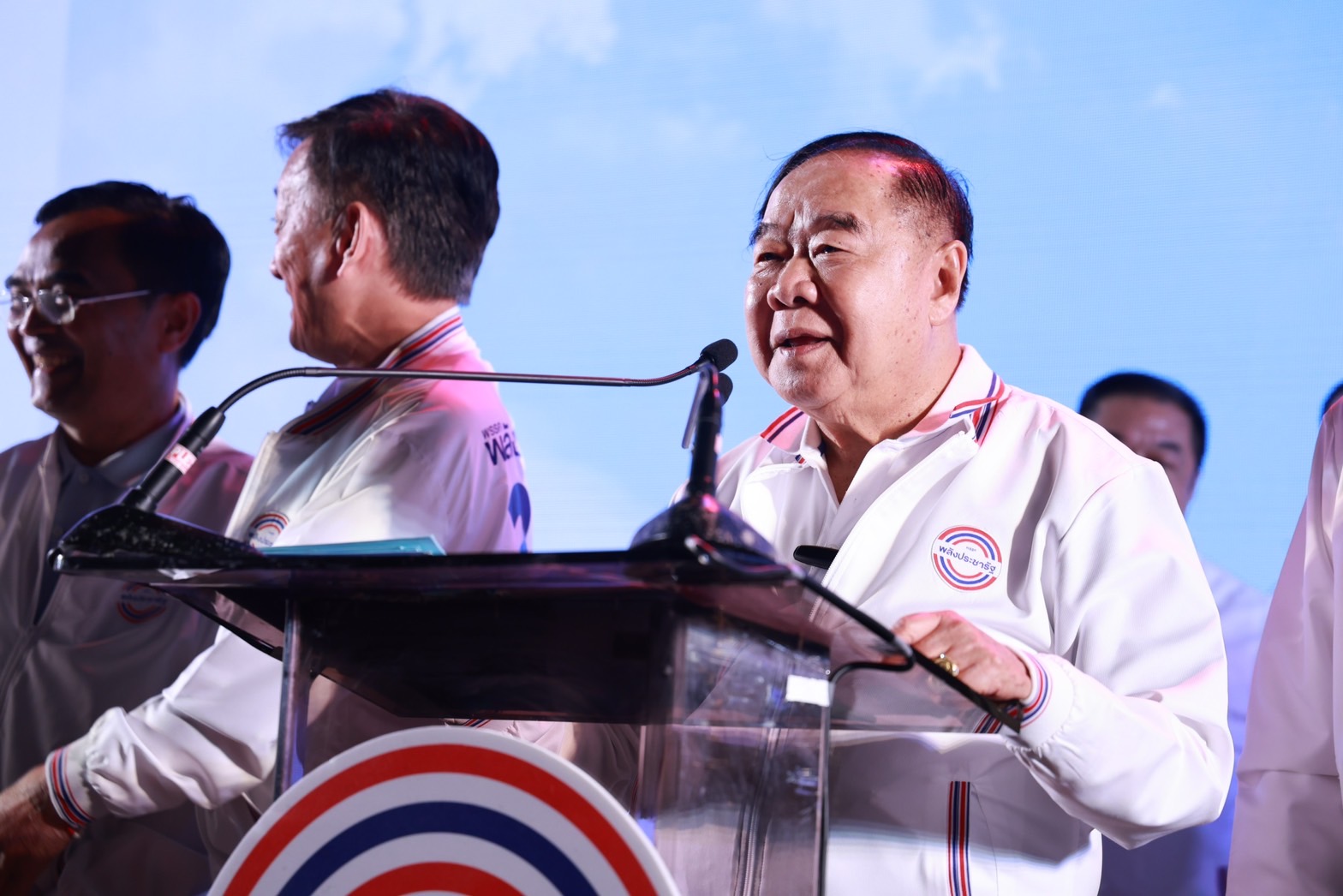 ประวิตร ยกทัพปราศรัยใหญ่ใต้ คณิศ ลงการเมืองเต็มตัว ปลุกเศรษฐกิจสงขลาบูม