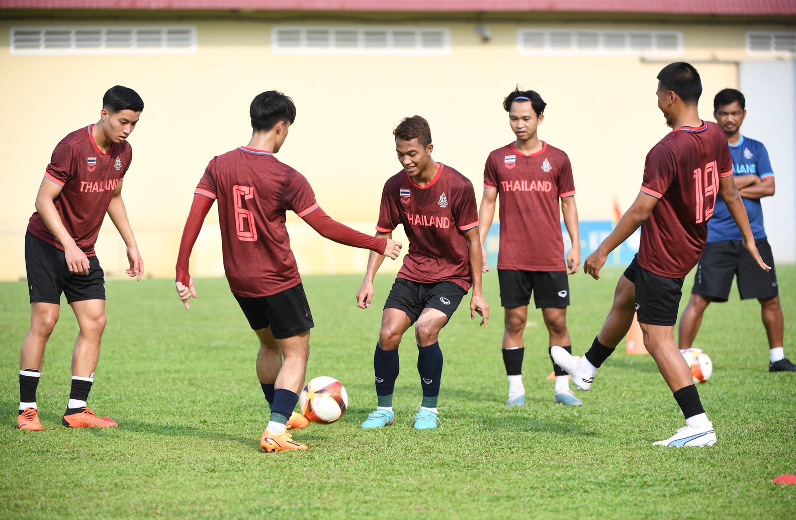 ทัพช้างศึกลงซ้อมครั้งแรก เตรียมสู้ศึกซีเกมส์ ประเดิมสนาม 30 เม.ย.นี้