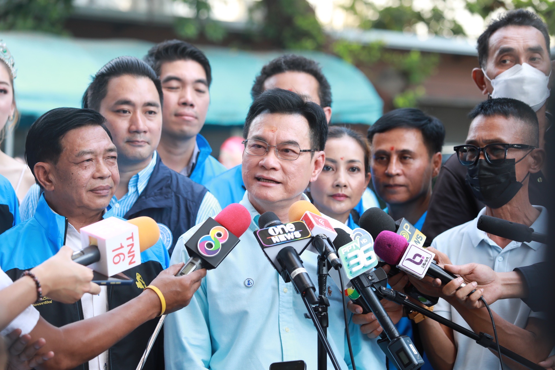 จุรินทร์ ไม่วิจารณ์ แจกเงินดิจิทัล 1 หมื่น ลั่นกวาด ส.ส.กทม. 16 ที่นั่ง