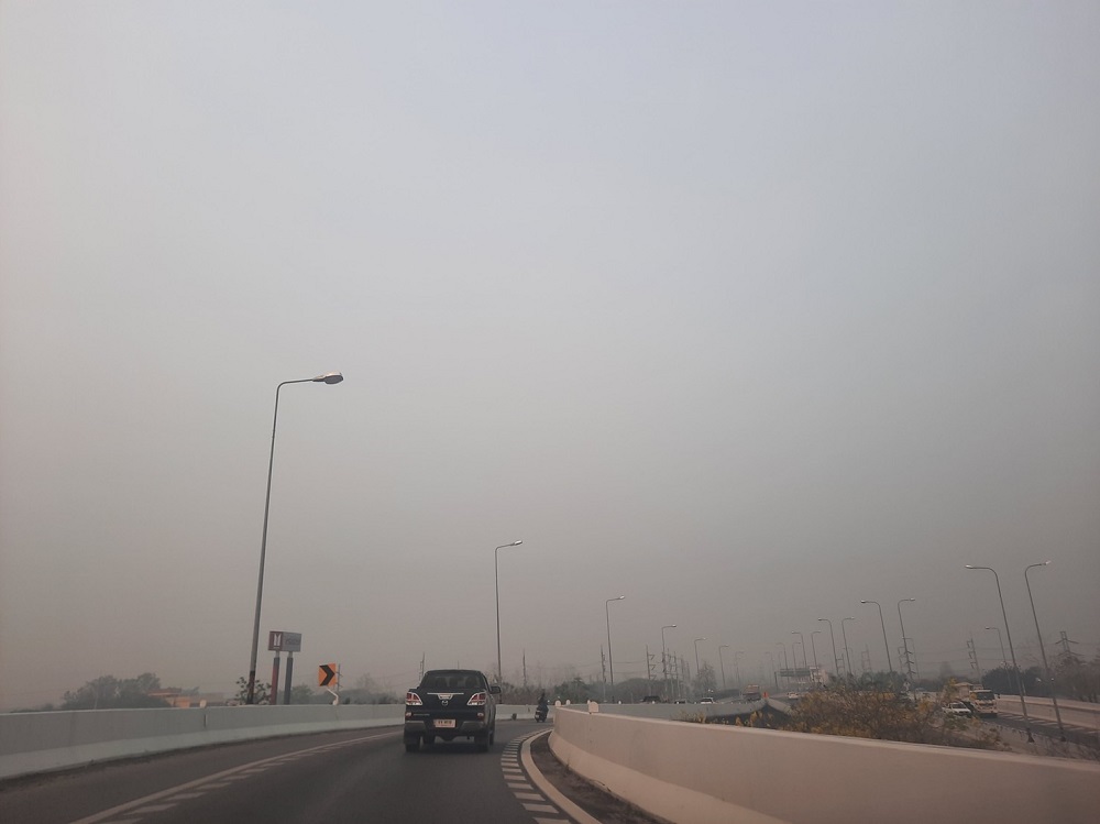 ไฟป่าดอยสุเทพวิกฤต ฝุ่นคลุมทึบเมือง PM2.5 สูงถึง 984 ไมโครกรัมต่อลบ.ม.