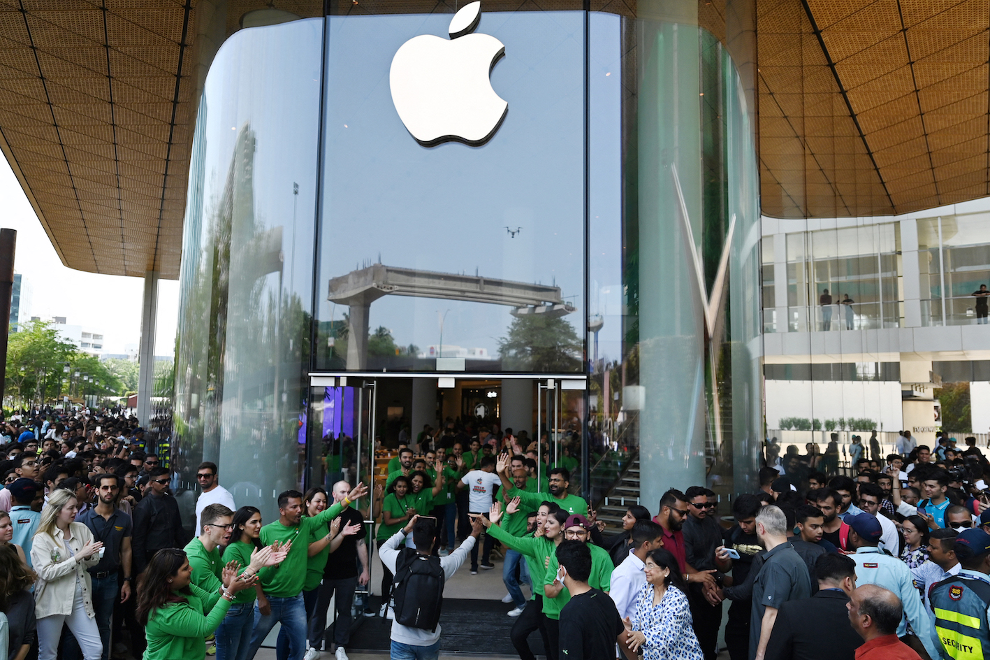 เปิด Apple Store แห่งแรกในอินเดีย
