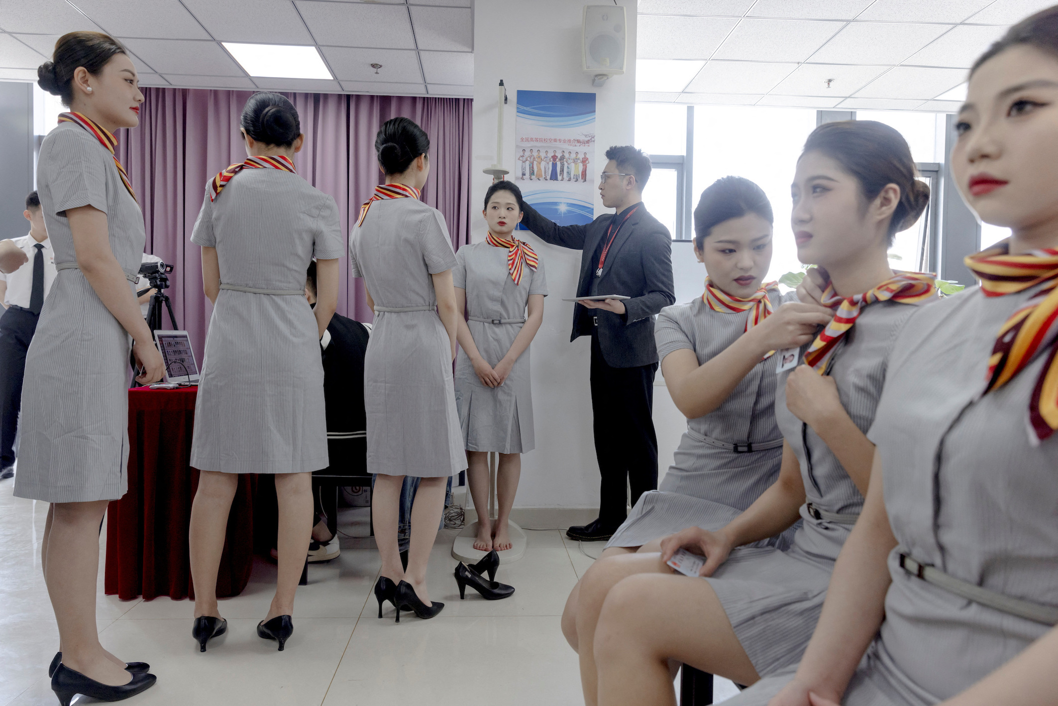 เมื่อท่องเที่ยวเริ่มฟื้นแต่ภาคอื่นยังแย่ บัณฑิตจบใหม่ในจีนจึงแห่สมัครงานสายการบิน